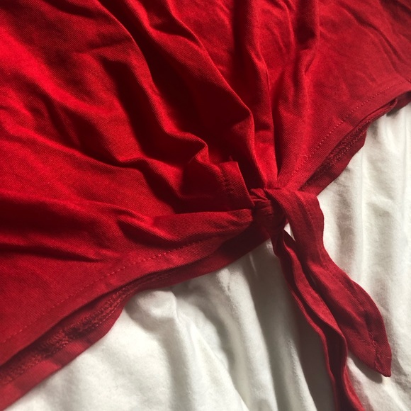 Red shirt with tie - Picture 3 of 4